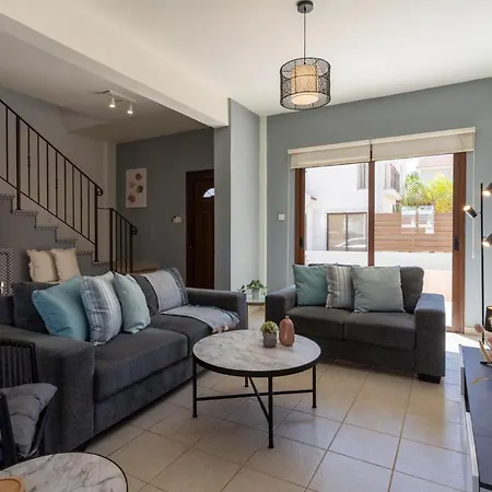 Yasmina 3-br In Cape Greco Villa *